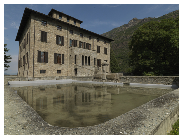 Un'immagine della fontana del Castello Gamba in epoca contemporanea