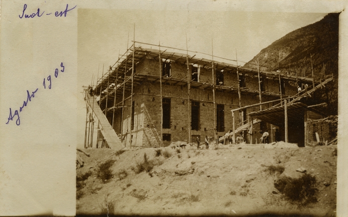 Agosto 1903, vista sud-est del Castello Gamba in costruzione