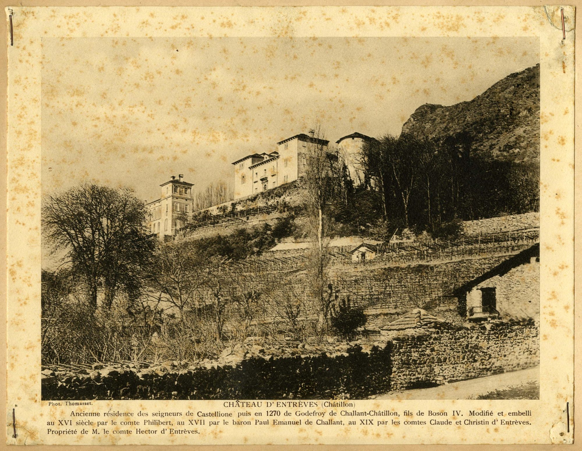 Cartolina d'epoca con il Castello Passerin D'Entrèves e terrazzamento a vigneti